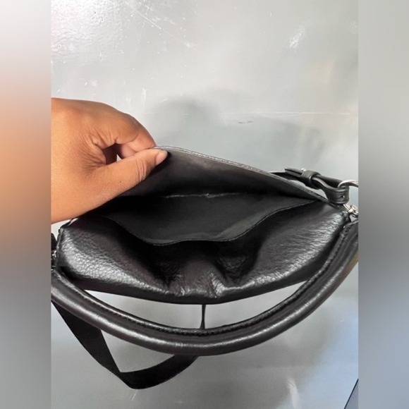 & Other Stories Black Leather Crossbody Shoulder Bag Top Handle - Picture 3 of 8
